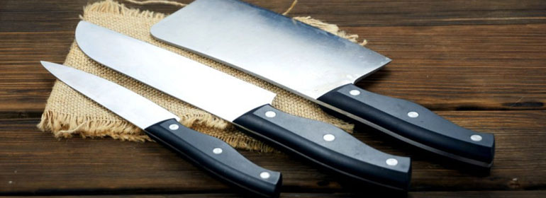 Cuchillos hechos con acero D2