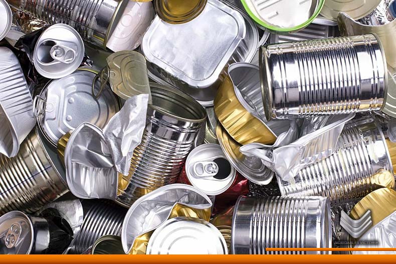 Distintos tipos de latas para el reciclado de aluminio
