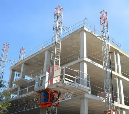 Andamios de cremallera en la construcción de un edificio