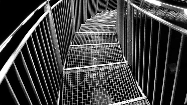 escaleras-de-rejilla-electroforjada
