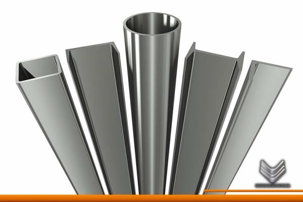 cinco distintas presentaciones de materiales hechos con acero inoxidable